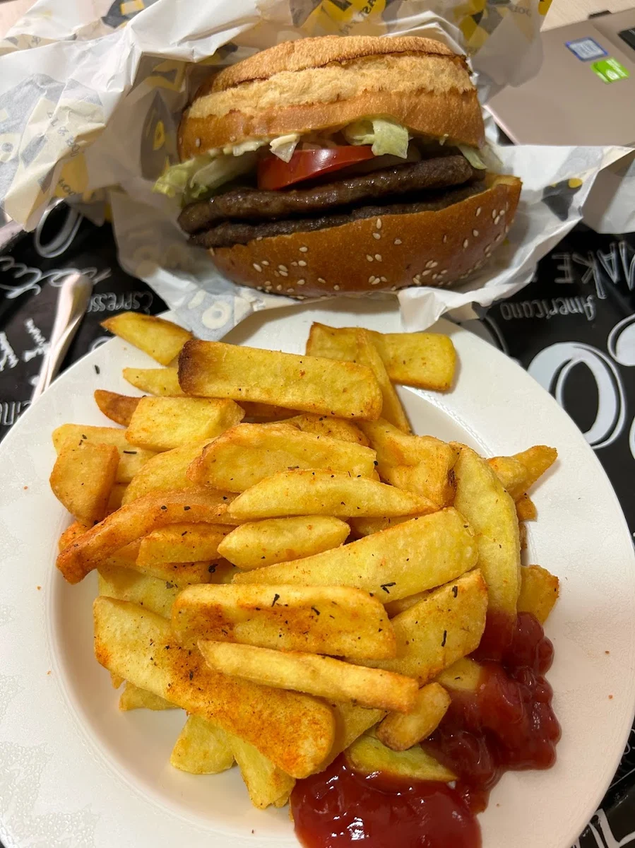 1011 Fast Food - Görsel 1