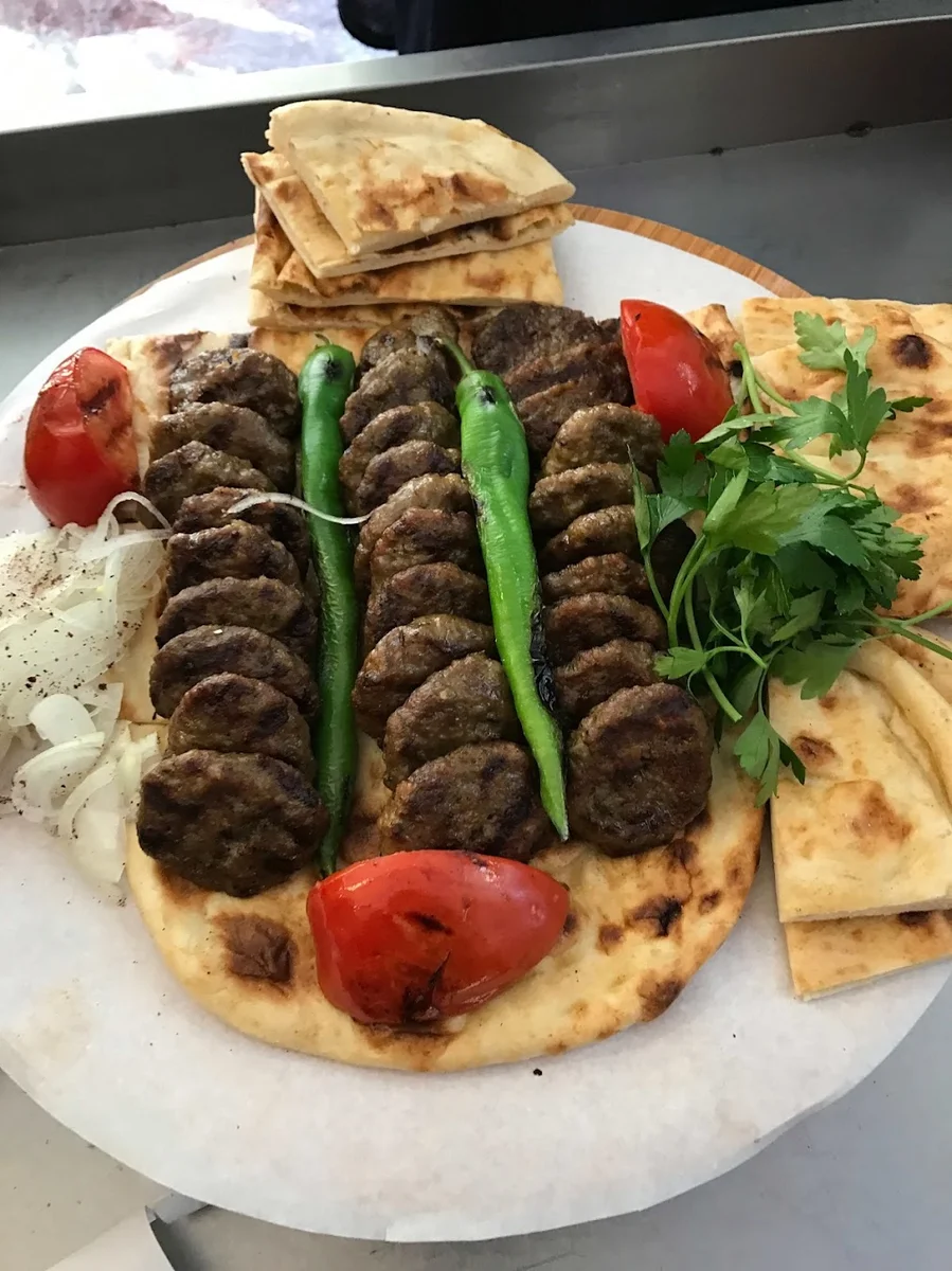 akova kilo ile etmangal pide kebap - Görsel 3