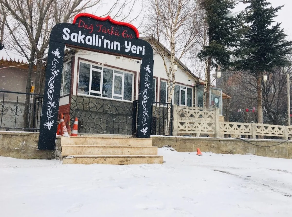 Sakallının Yeri Dağ Türkü Evi Restoran Rakı Balık Mangal - Görsel 3