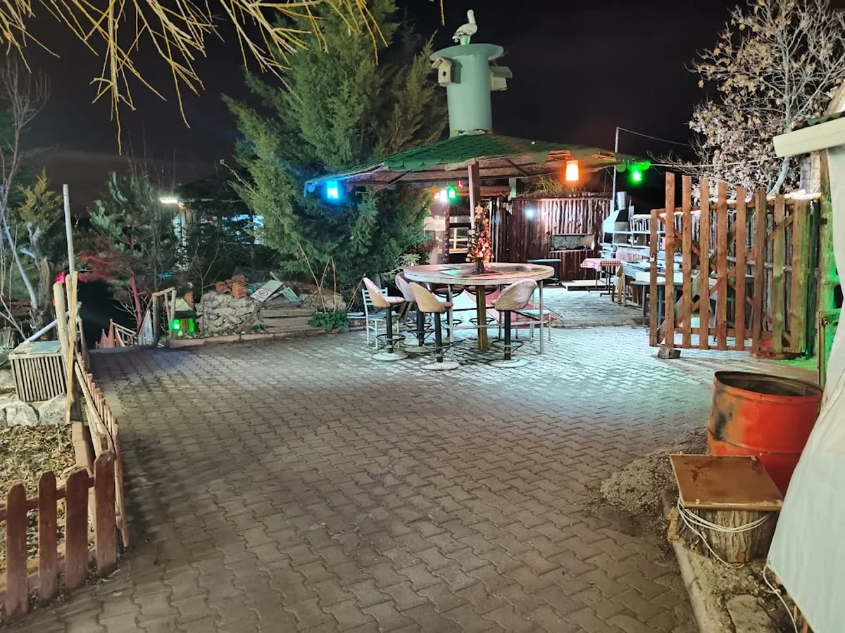 Bi Rezerve Restaurant Kır Bahçesi - Görsel 2