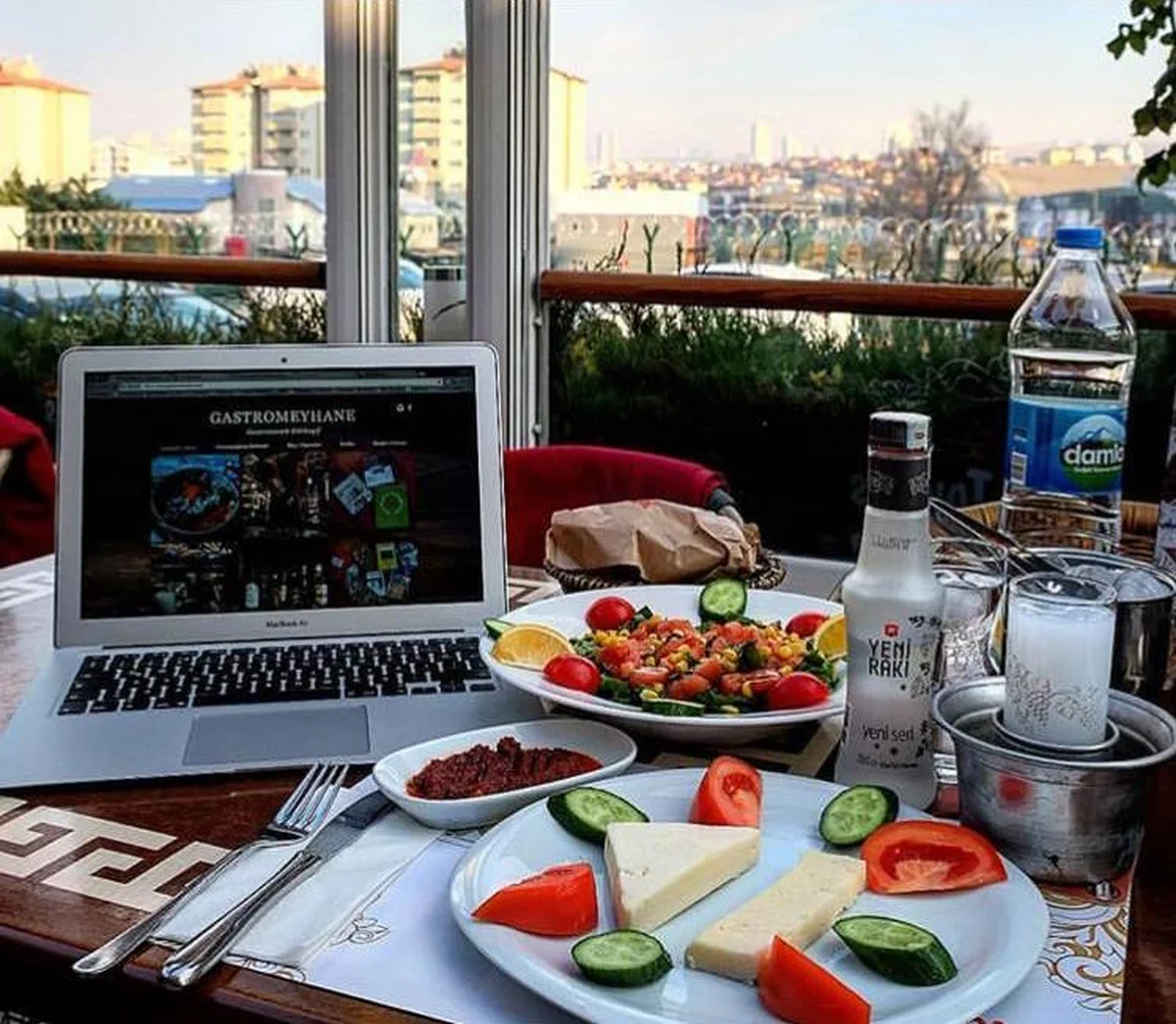 This Town’s Last Stop - Görsel 1