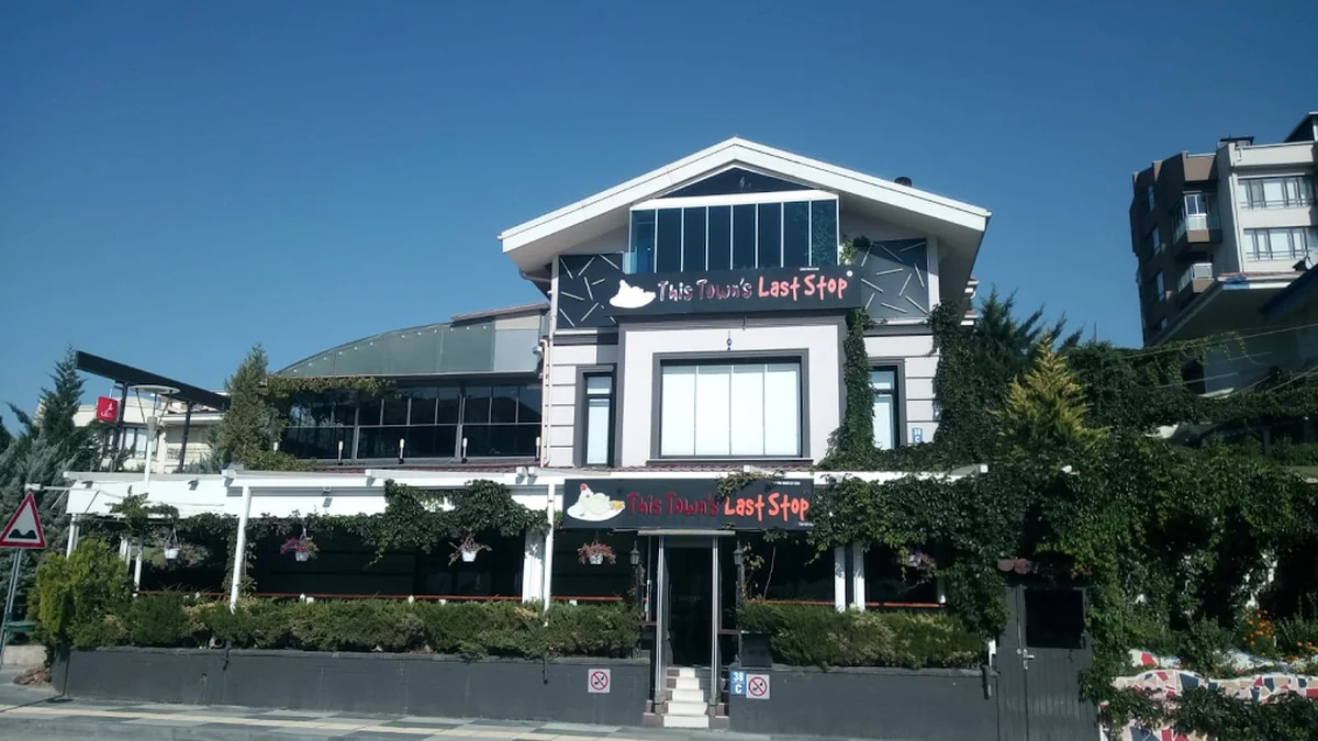 This Town’s Last Stop - Görsel 6