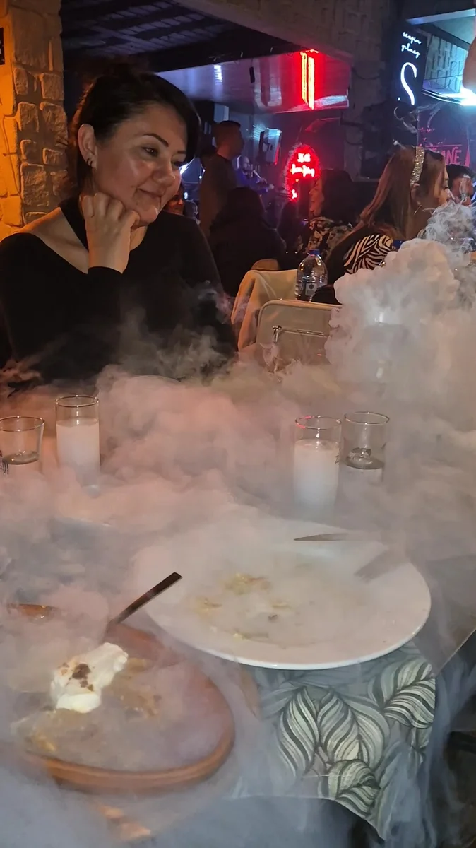 Bi Meyhane Vitrin Yeni Nesil Meyhane - Görsel 1