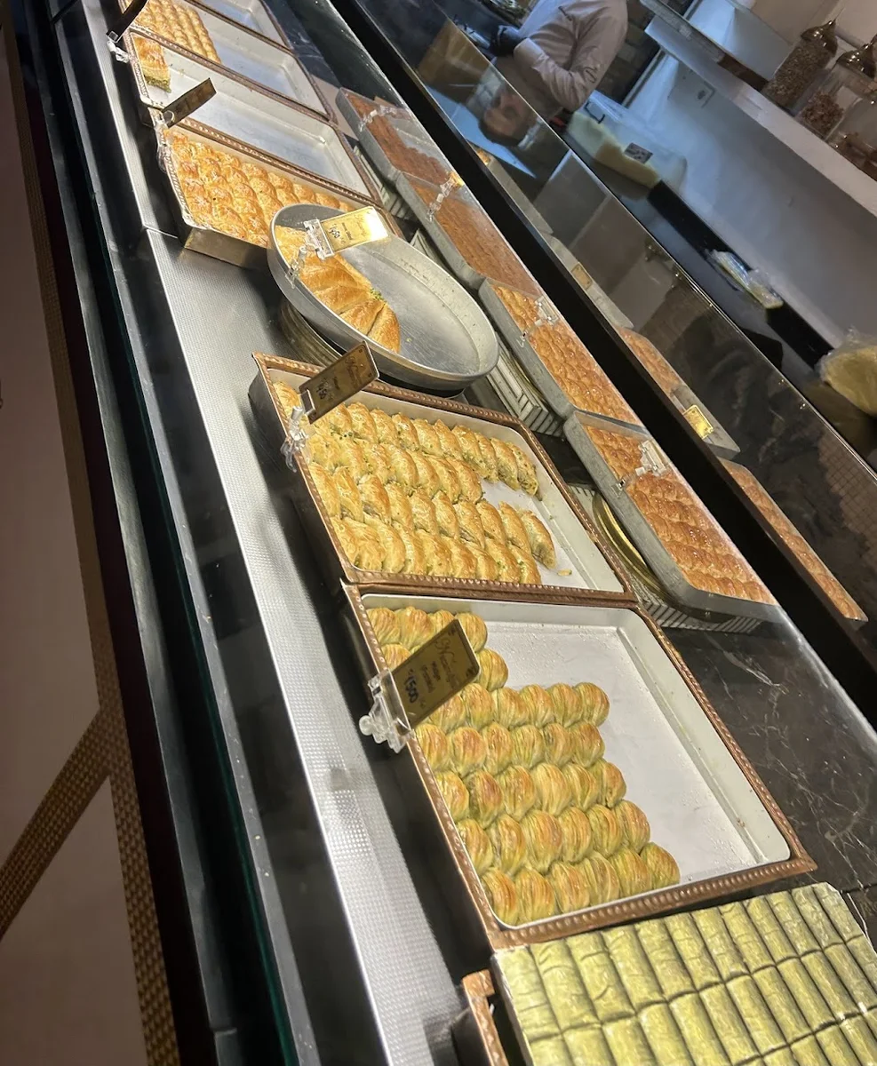 Nacaroğlu Baklava Künefe Katmer Kahvaltı Yaş Pasta Çayyolu - Görsel 3