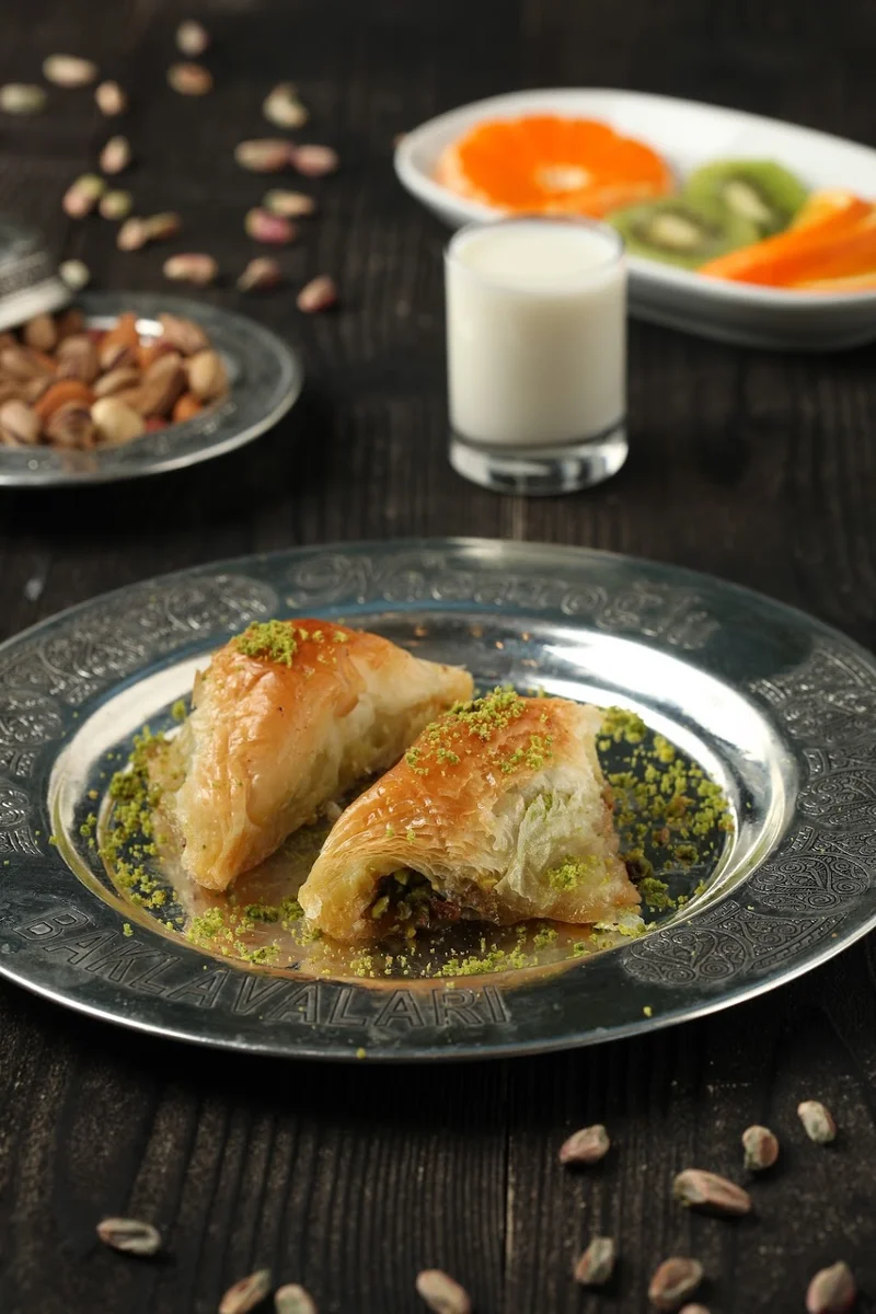 Nacaroğlu Baklava Künefe Katmer Kahvaltı Yaş Pasta Çayyolu - Görsel 2