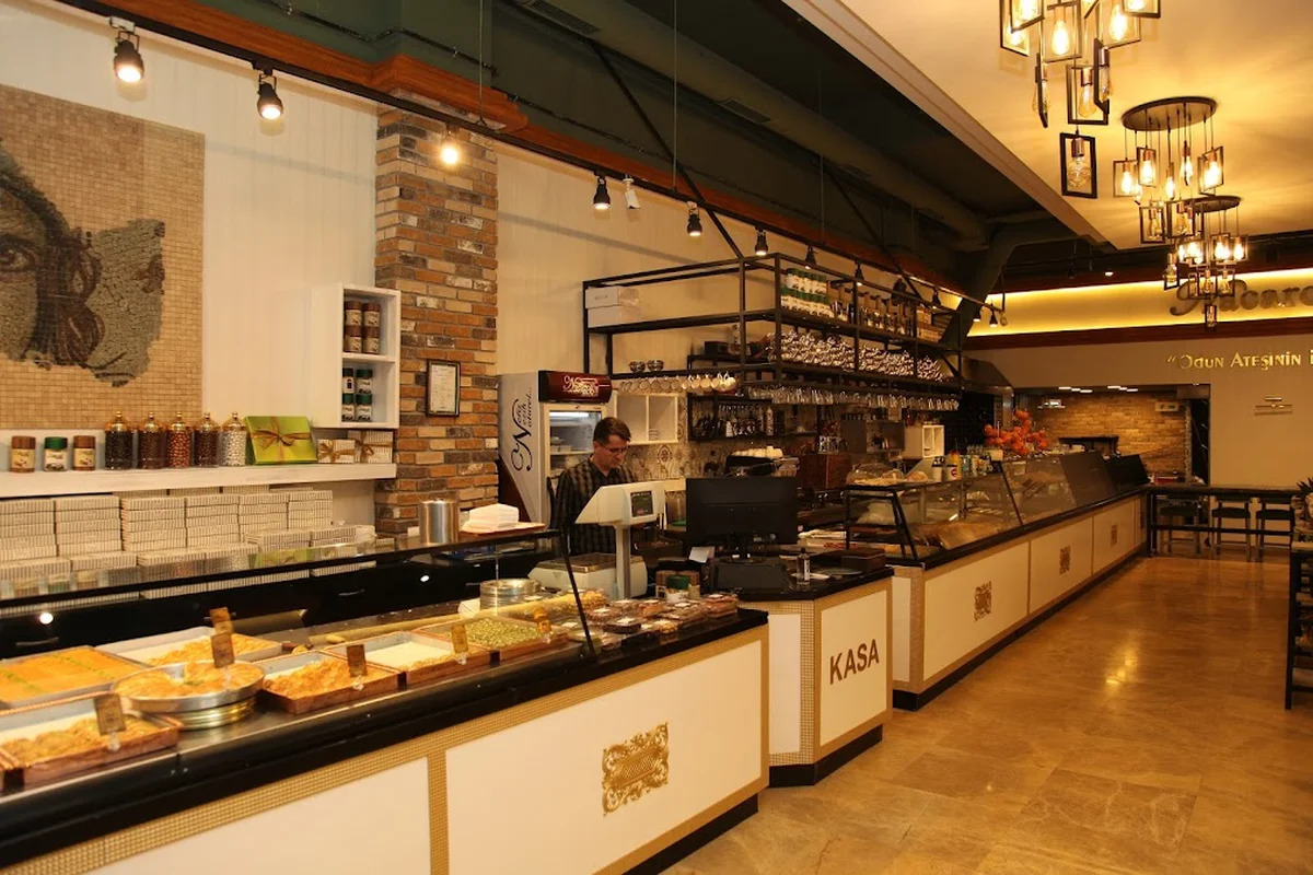 Nacaroğlu Baklava Künefe Katmer Kahvaltı Yaş Pasta Çayyolu - Görsel 4