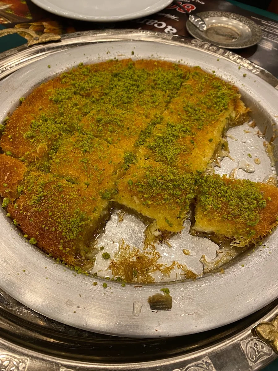 Nacaroğlu Baklava Künefe Katmer Kahvaltı Yaş Pasta Çayyolu - Görsel 8