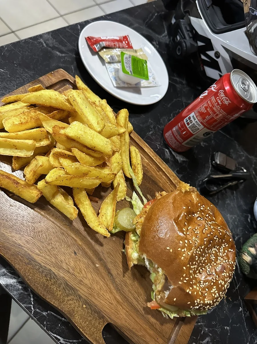 Perilla Burger / Cajun Gross - Görsel 2