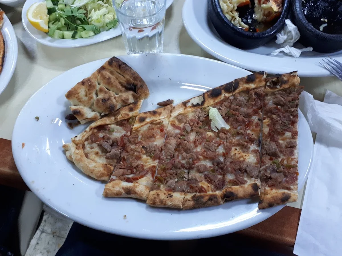 Öz Sarıyayla 49 Pide Kebap Salonu - Görsel 2