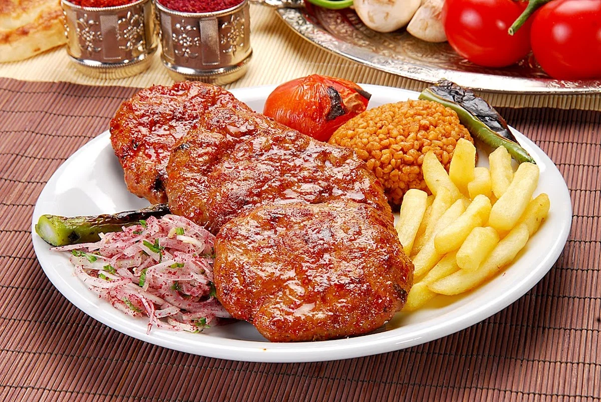 Tarihi İnegöl Köftecisi Nevzat Usta - Görsel 4