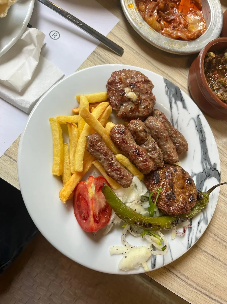 Tarihi İnegöl Köftecisi Nevzat Usta - Görsel 9