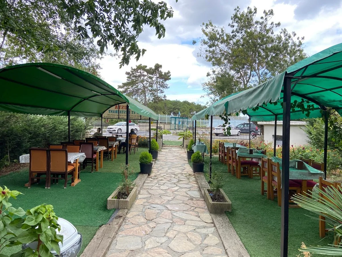 Aydın Usta Terkos Göl Balığı, Balık & Et Restaurant - Görsel 3