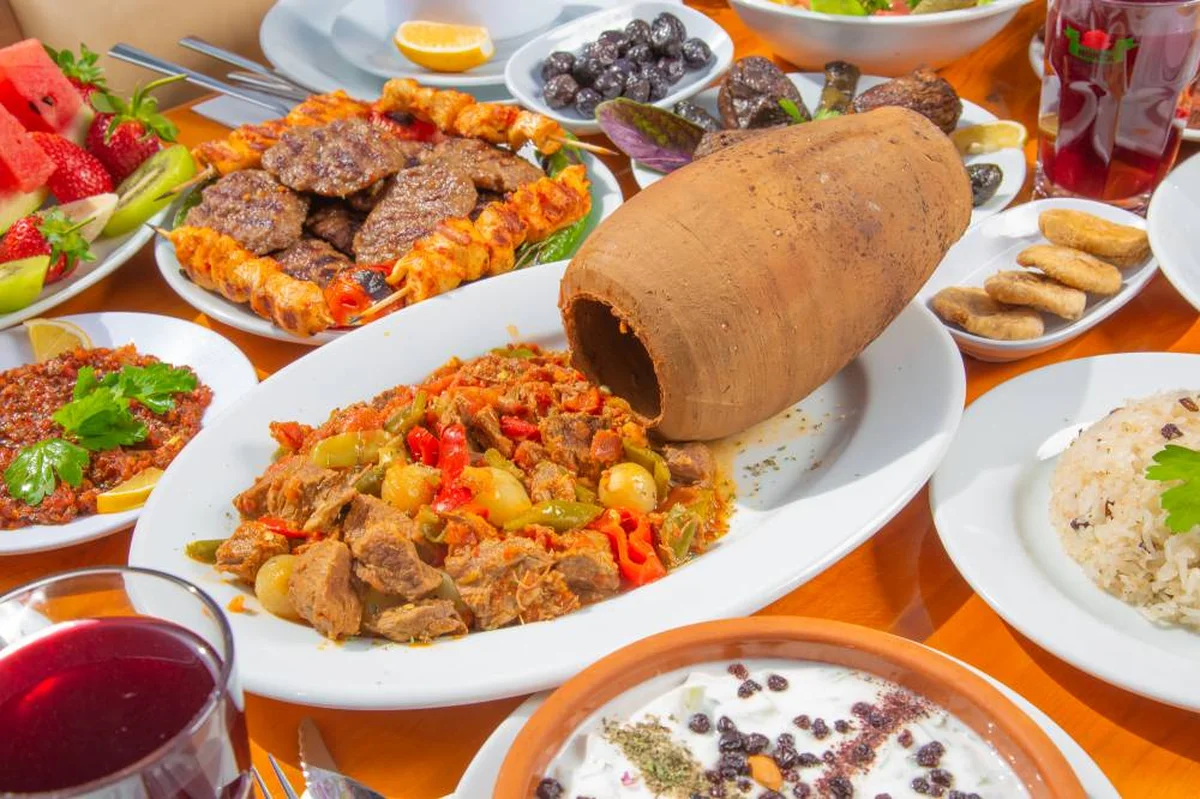 Etzade Eşsiz Anadolu Lezzetleri – Testi Kebabı, Dana Lokum – Kahvaltı - Görsel 1