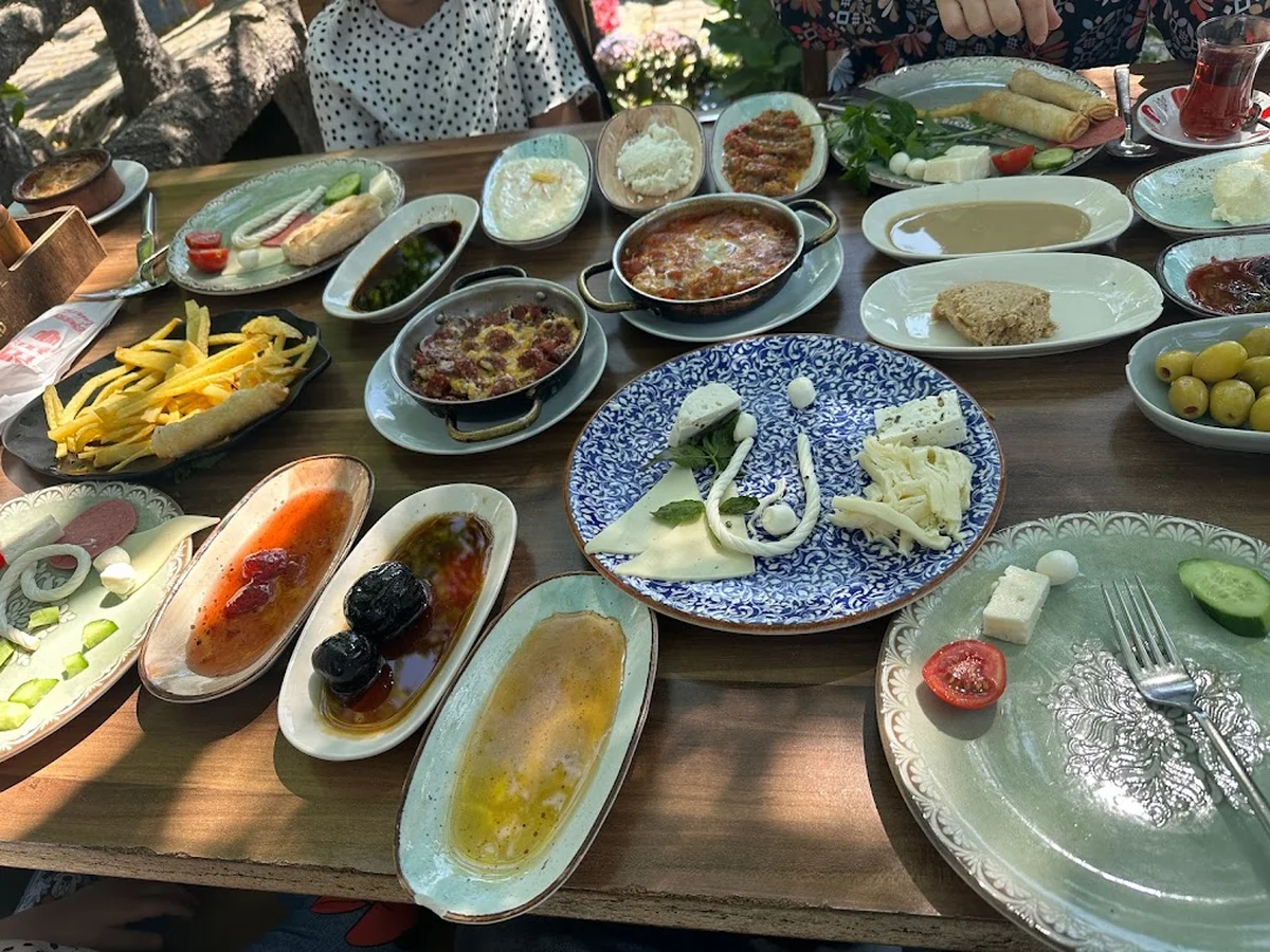 Etzade Eşsiz Anadolu Lezzetleri – Testi Kebabı, Dana Lokum – Kahvaltı - Görsel 6