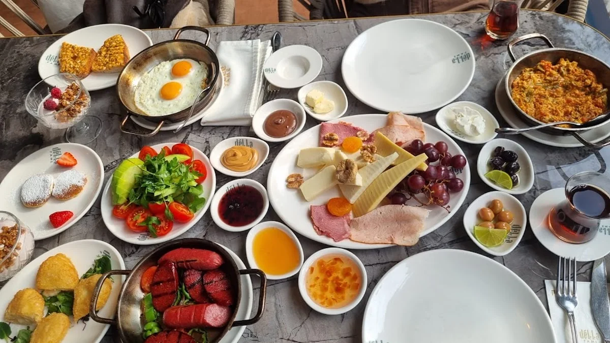 Della Fame - Görsel 1