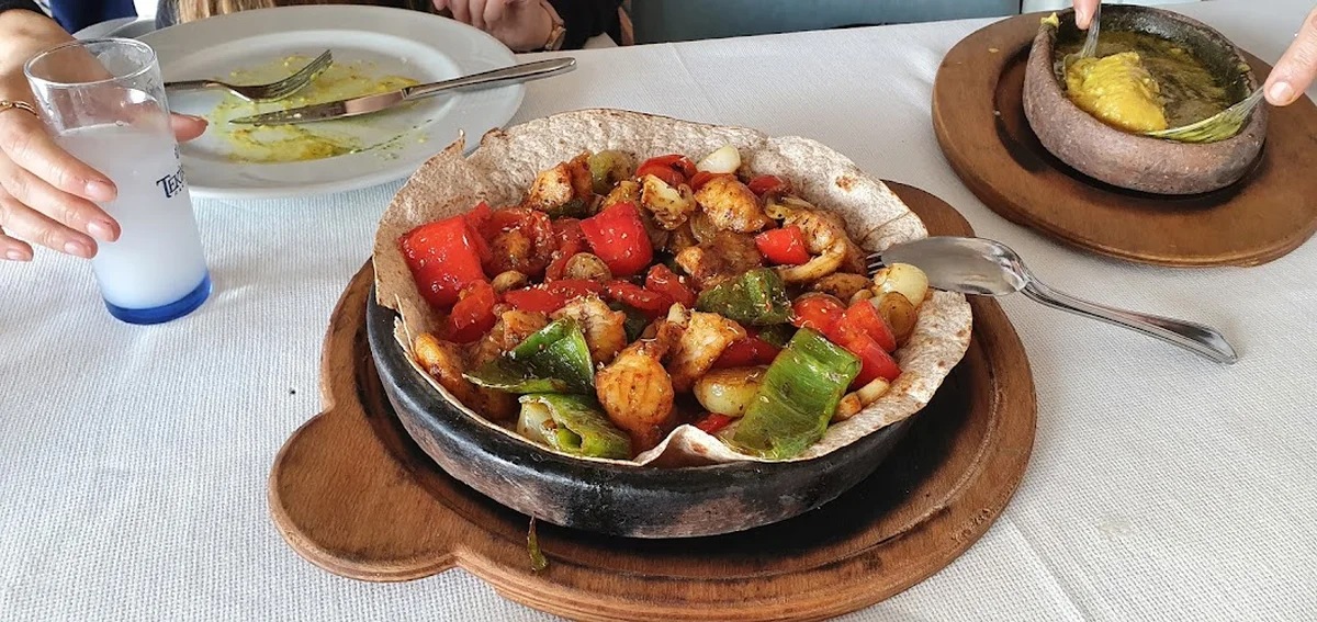 Foça Balık Restaurant - Görsel 1