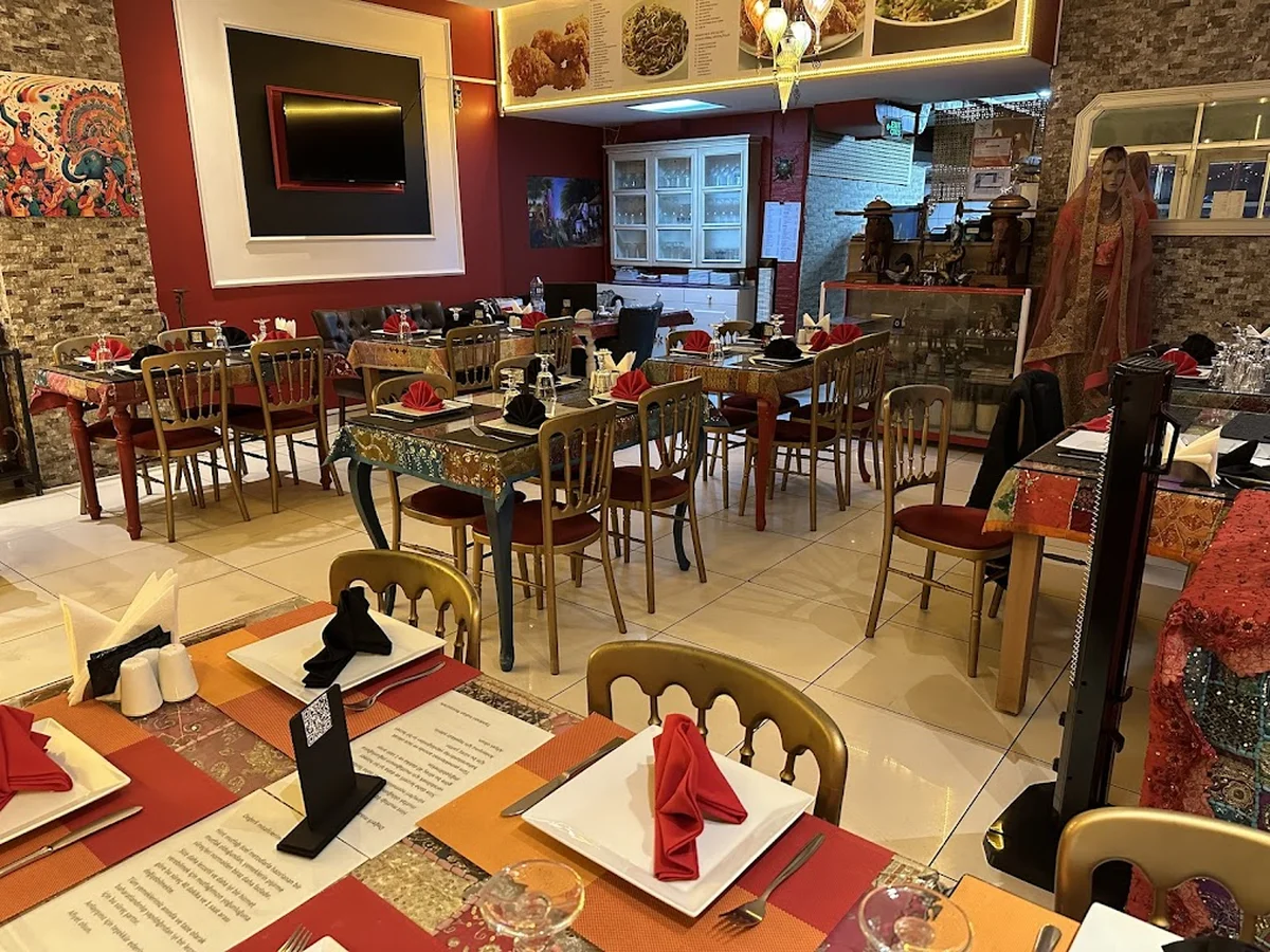 Tandoori Indian Restaurant - Görsel 9