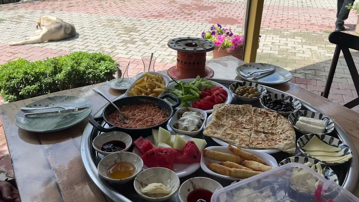 bizim bahçe kahvaltı ve ızgara - Görsel 1