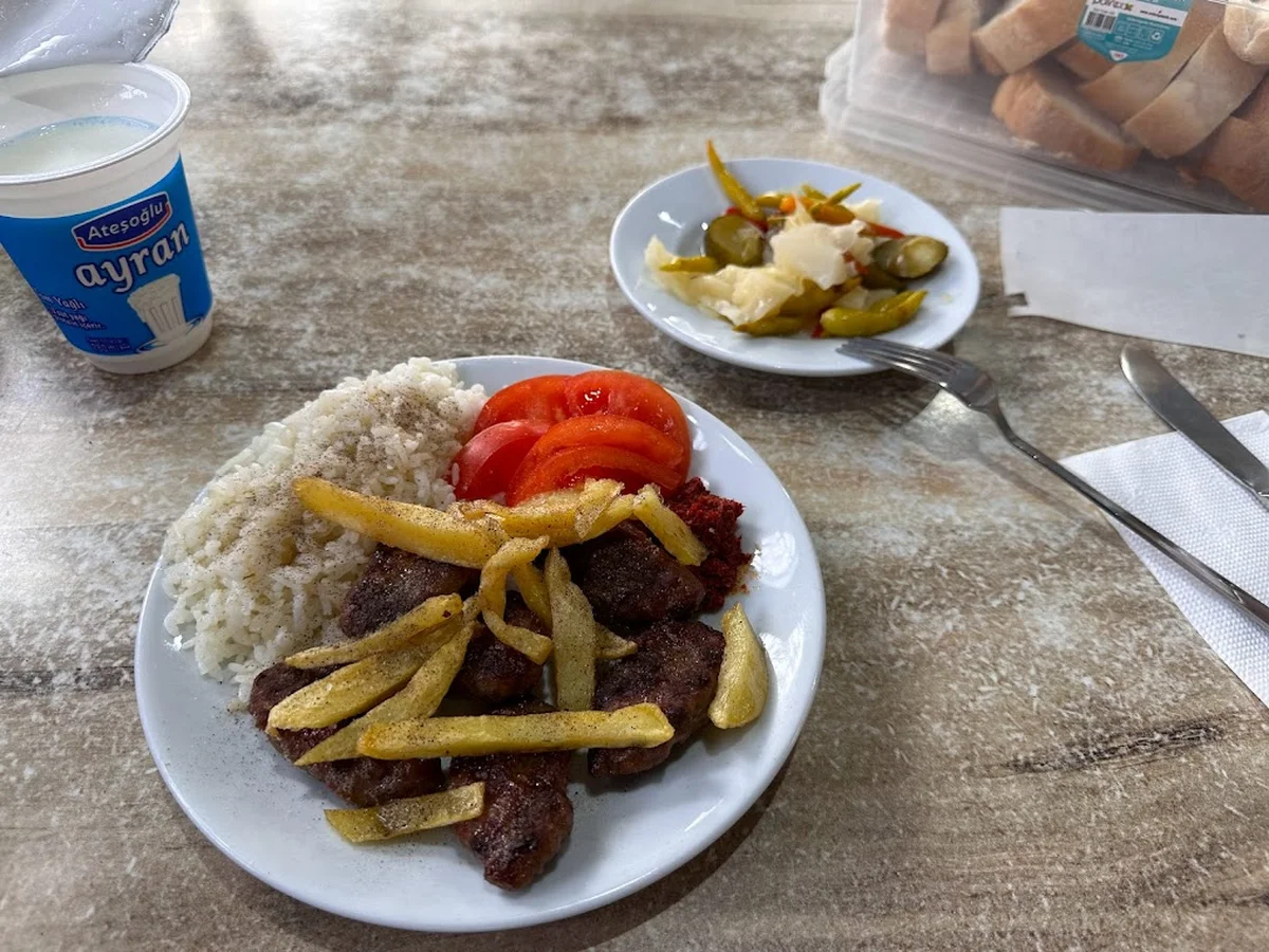 Çınaraltı Köfte Salonu - Görsel 3