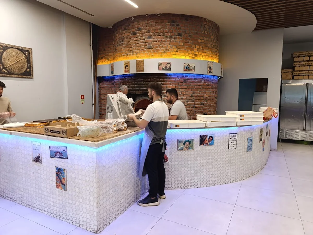 Bulvar yöresel taş fırın pide ve lahmacun salonu - Görsel 1