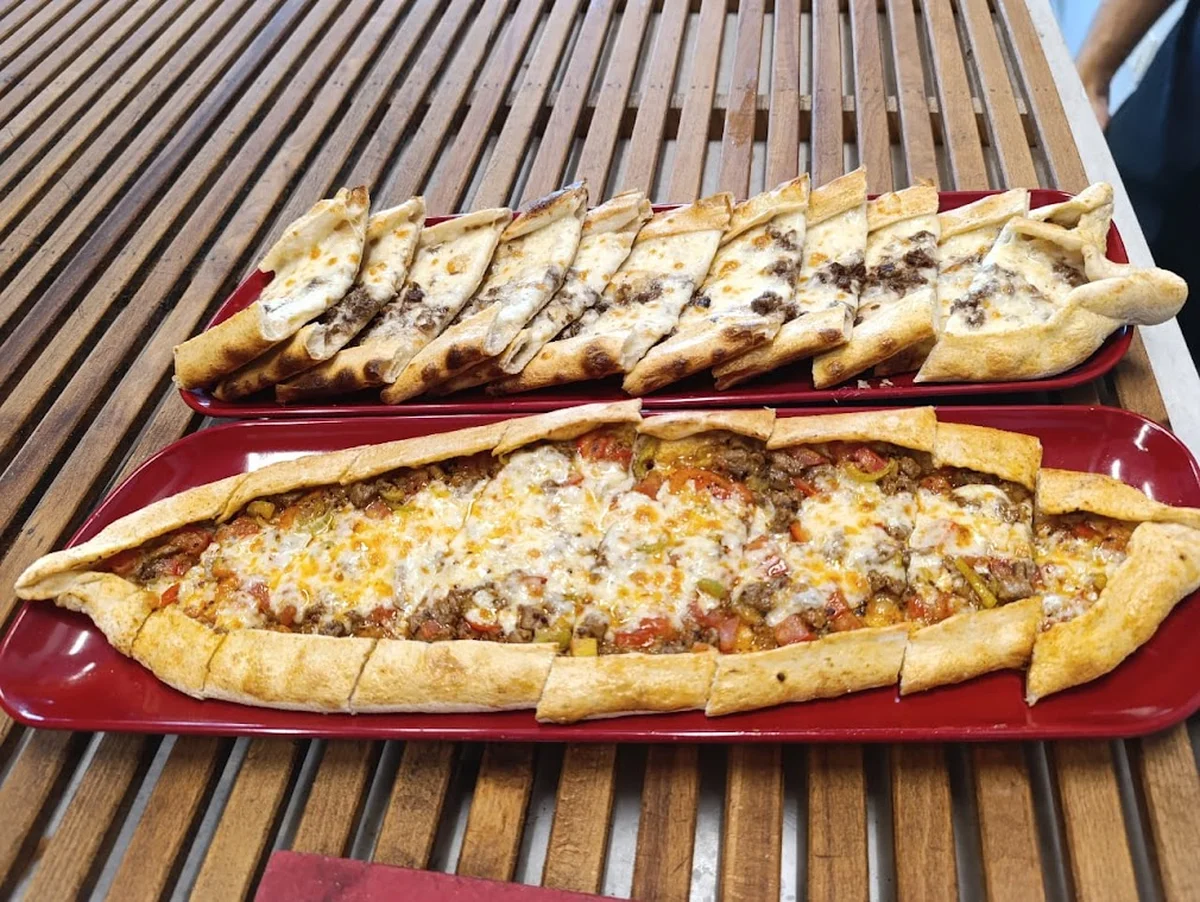 Bulvar yöresel taş fırın pide ve lahmacun salonu - Görsel 9