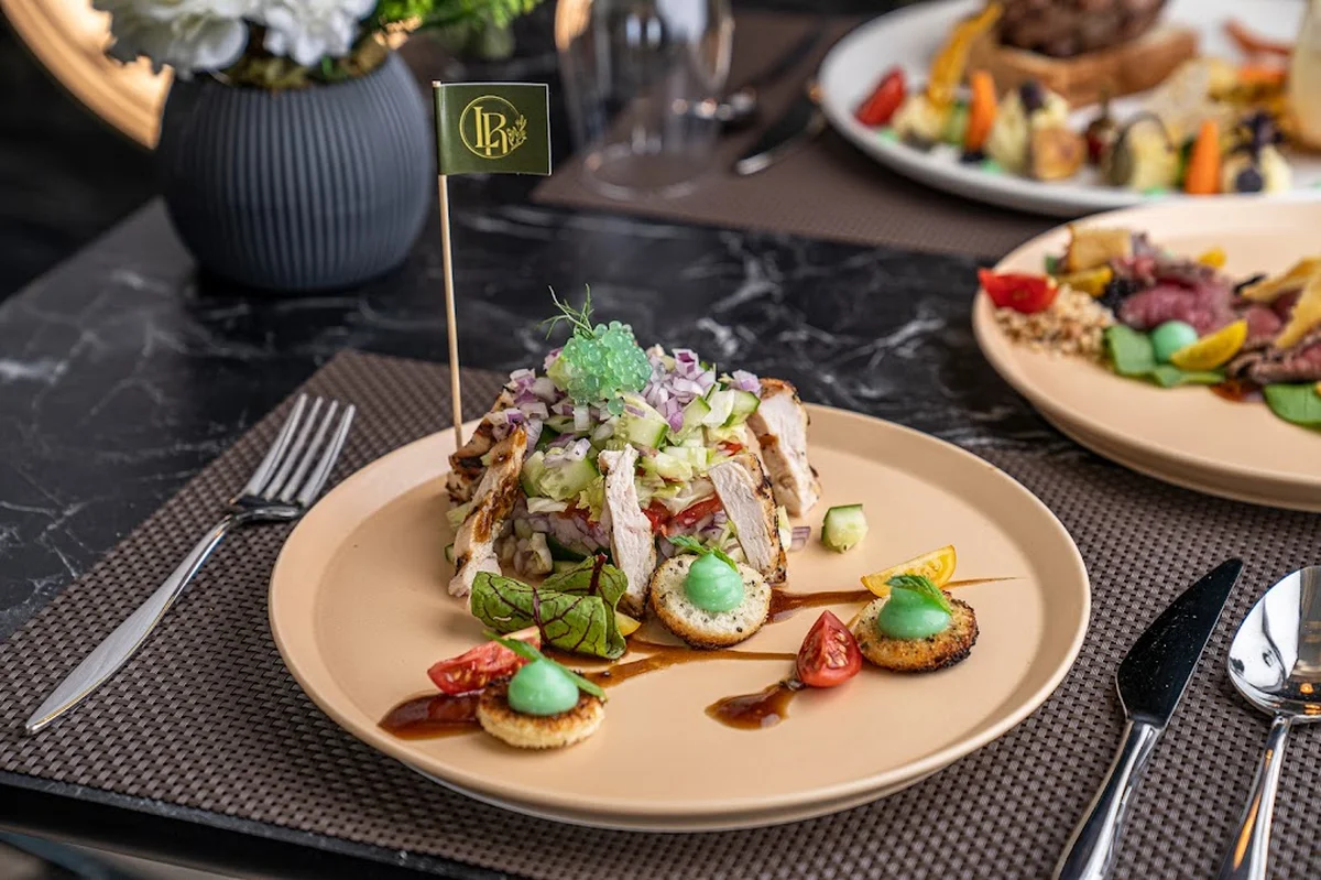 Larisa Restaurant & Pizza & Sushı & Pasta & Salad & BBQ & Coffee - Görsel 1