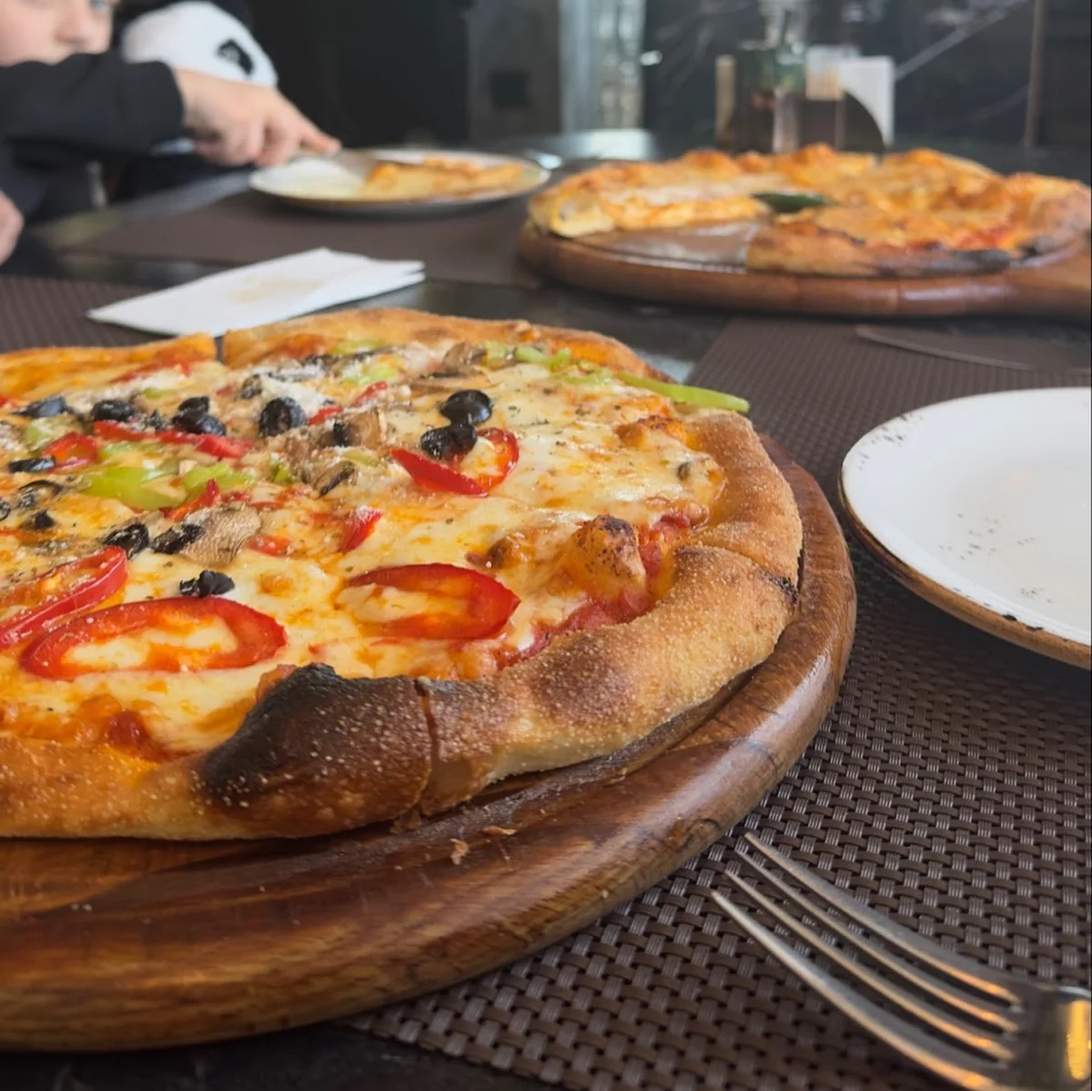 Larisa Restaurant & Pizza & Sushı & Pasta & Salad & BBQ & Coffee - Görsel 3