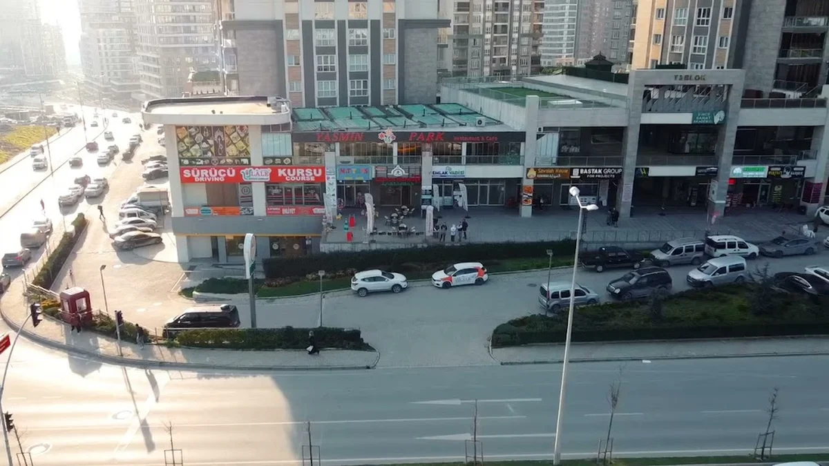 LÜBNAN MANOUŞE FİRİNİ فرن المنقوشة اللبنانية - Görsel 1