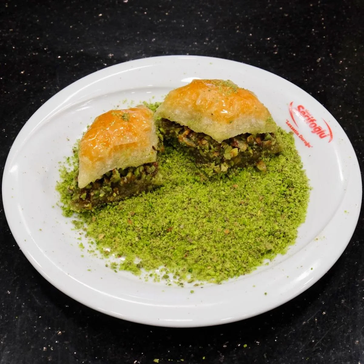 Antepli Şerifoğlu baklavaları Arnavutköy Şubesi - Görsel 2