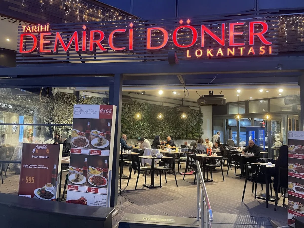Tarihi Demirci Döner Lokantası Ataşehir Watergarden - Görsel 3