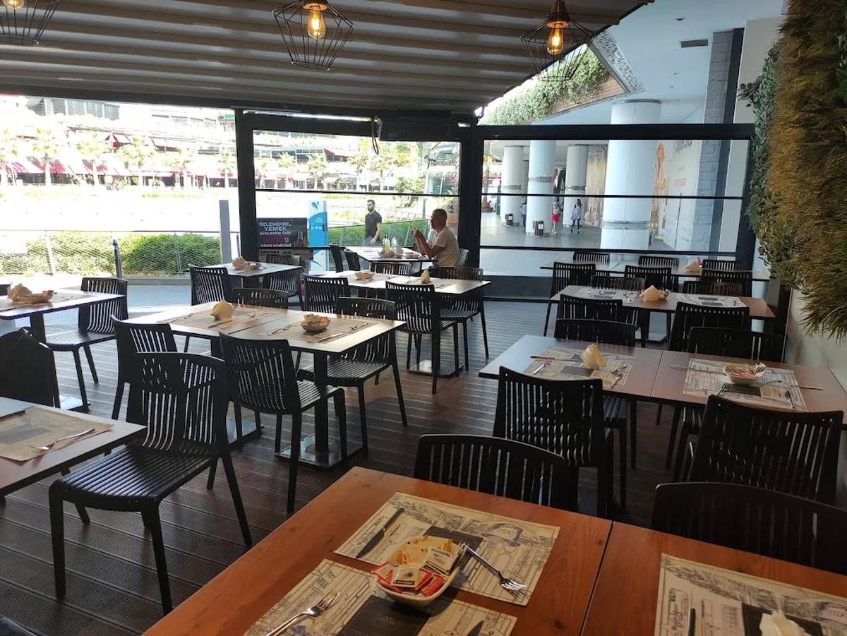 Tarihi Demirci Döner Lokantası Ataşehir Watergarden - Görsel 9