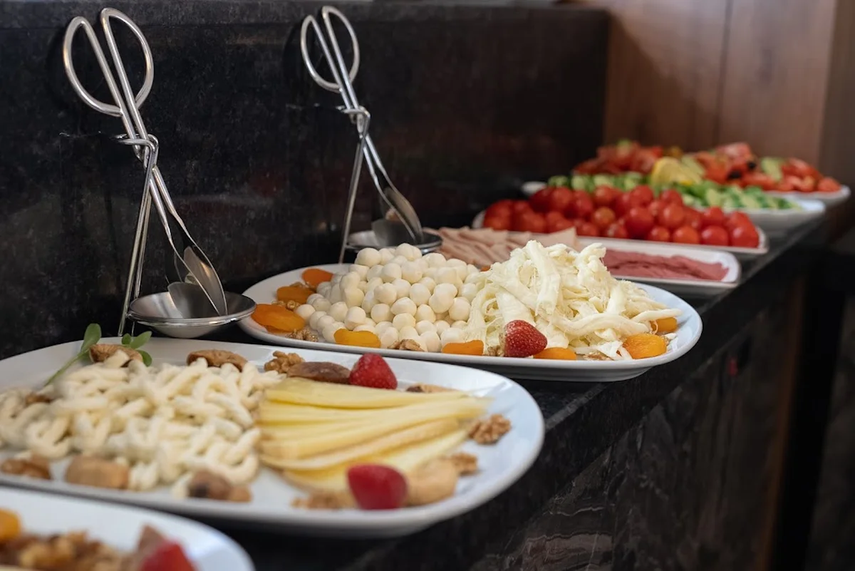 Golden River Hotel by Continent - Görsel 5