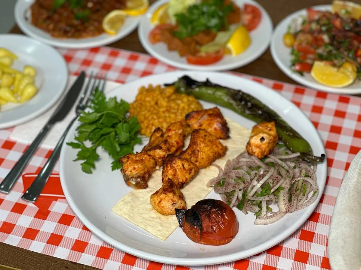 BAHÇEŞEHİR URFA YÖREM LAHMACUN PİDE KEBAP - Görsel 2