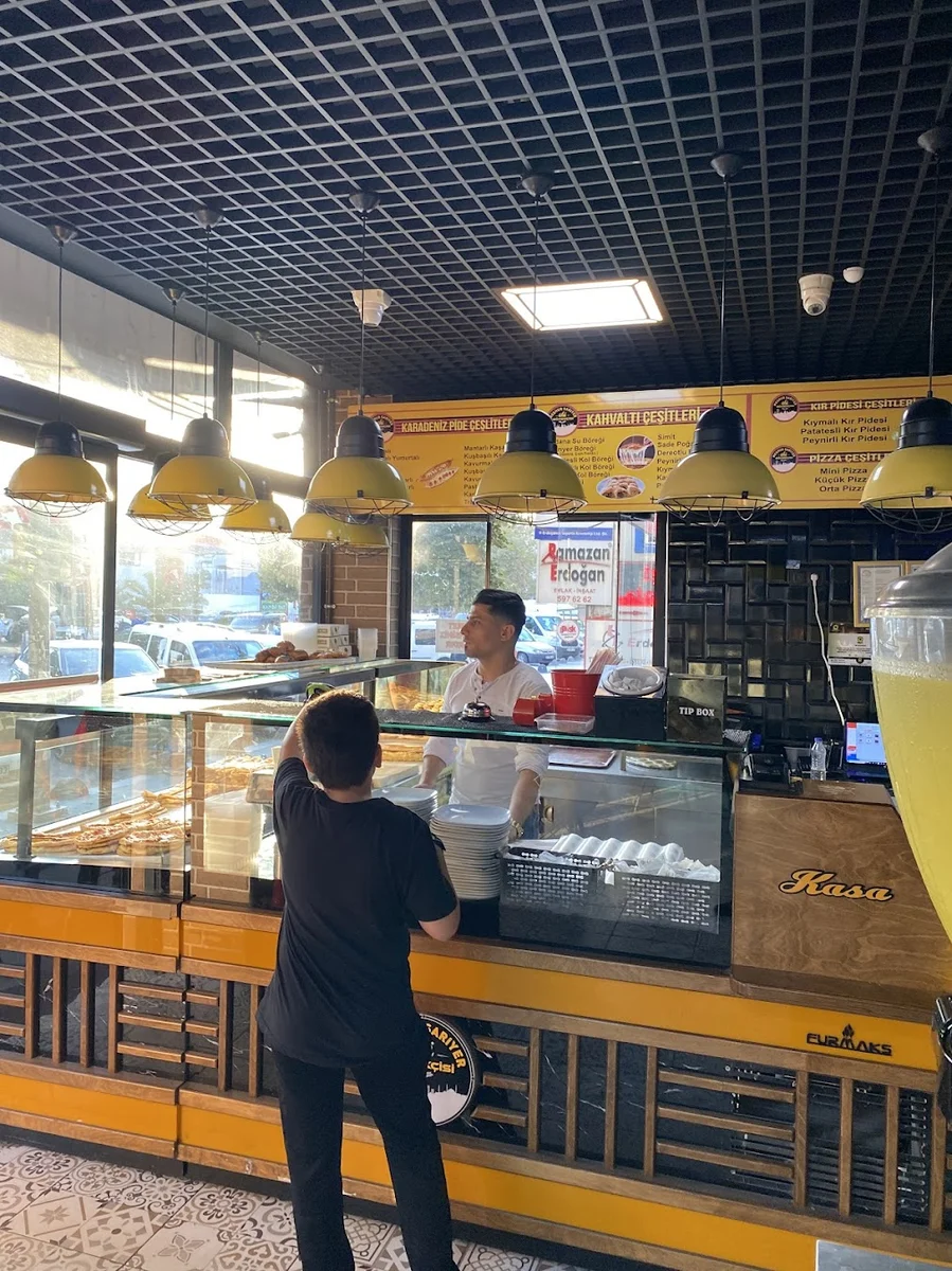 Meşhur Sarıyer börekçisi Arnavutköy - Görsel 2