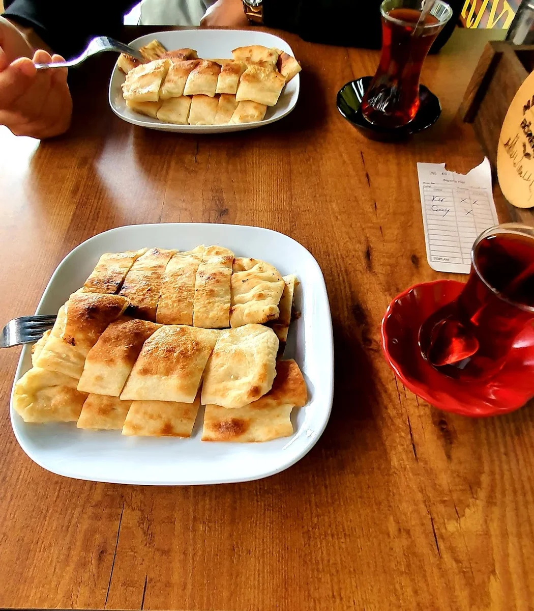 Meşhur Sarıyer börekçisi Arnavutköy - Görsel 9