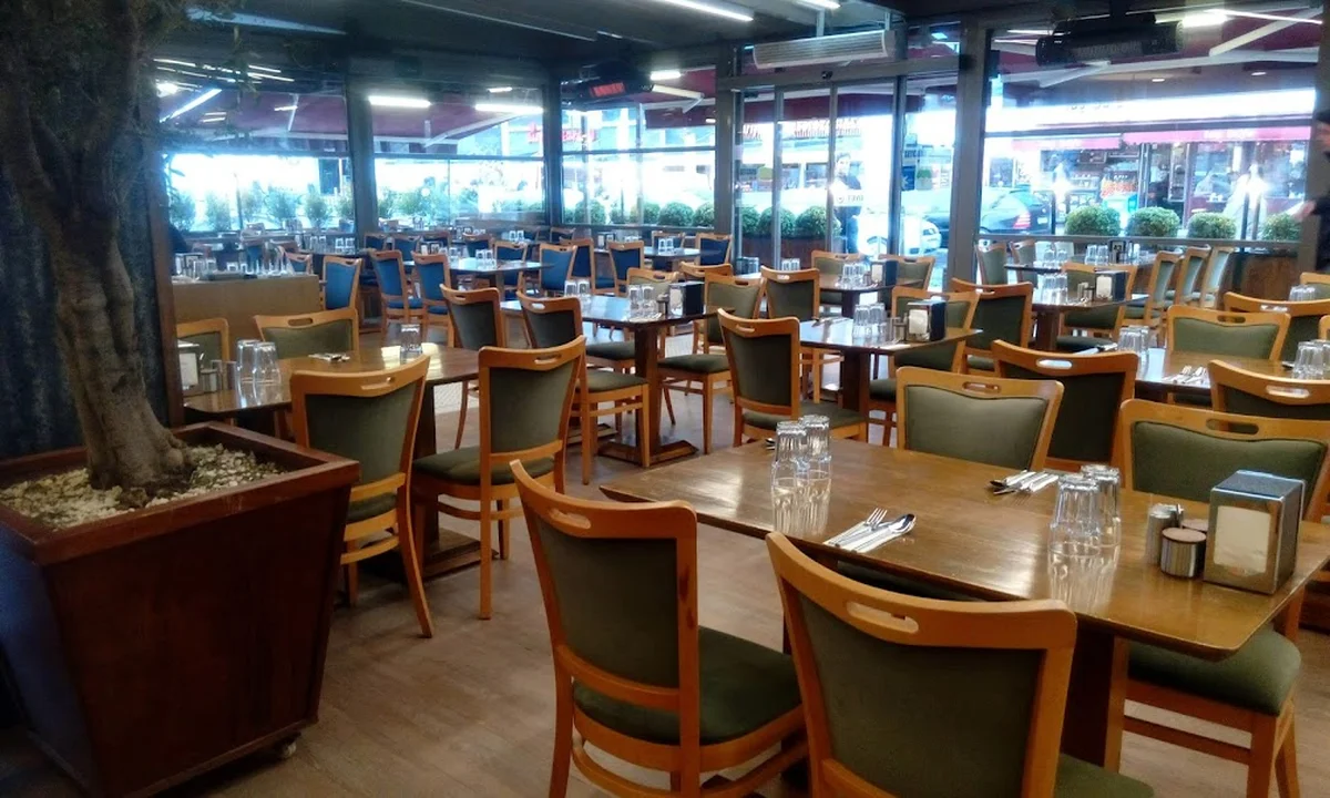 Cumhuriyet Lokantası - Görsel 1