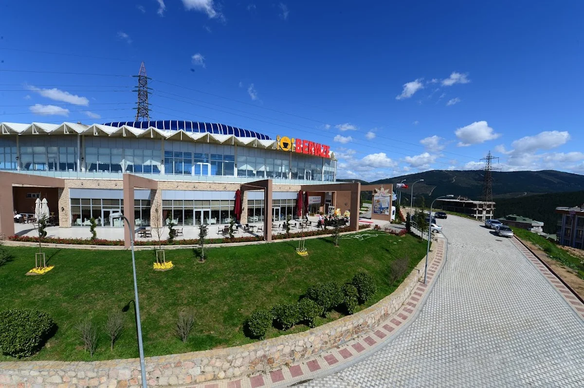 Bervaze Restoran | Sancaktepede Cafe | Sancaktepede Düğün Salonu | Sancaktepede Nişan | Sancaktepede Balo Salonları - Görsel 3