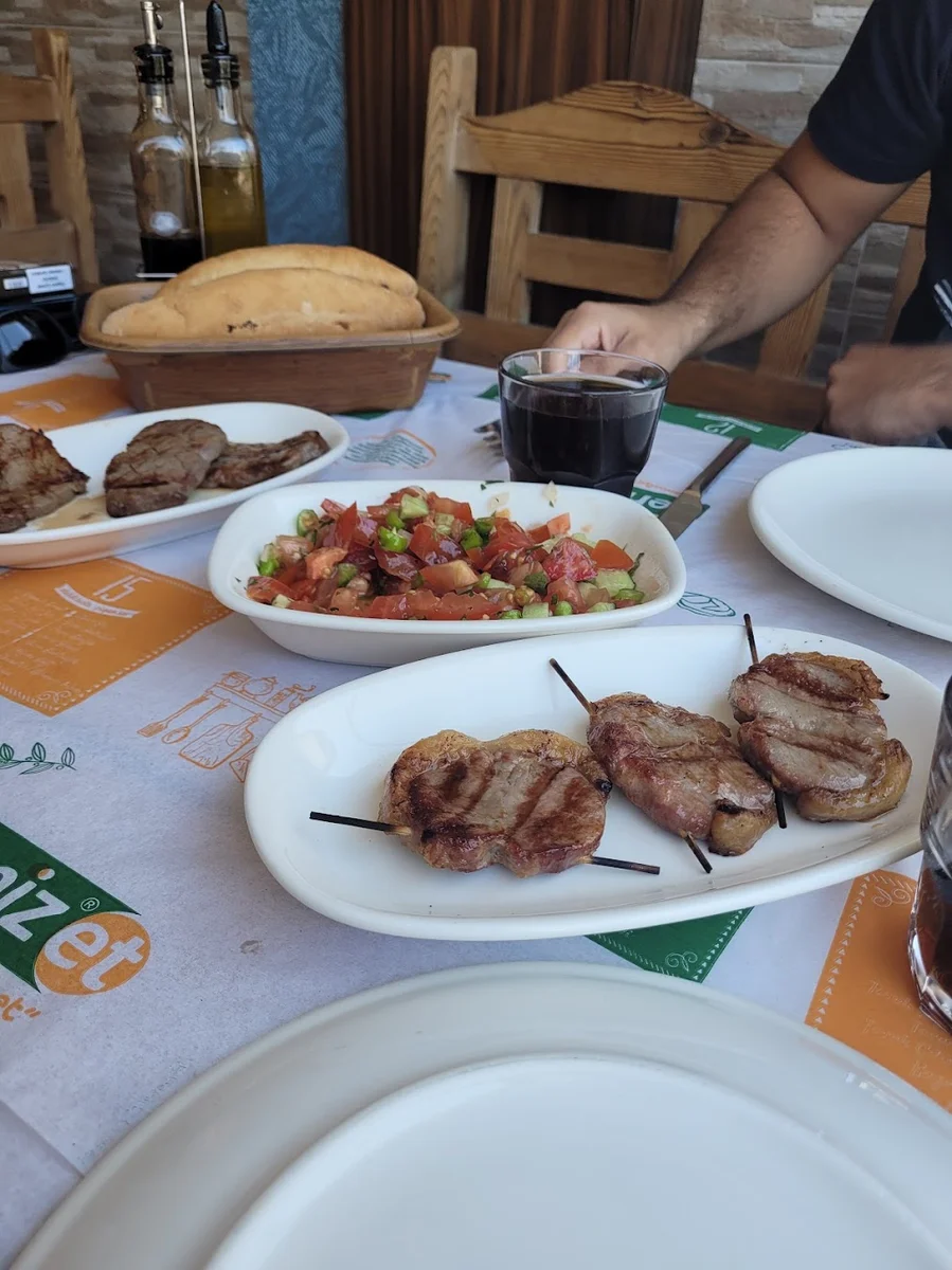 Semiz ET Kağıthane Şubesi Kasap & Izgara Salonları - Görsel 3