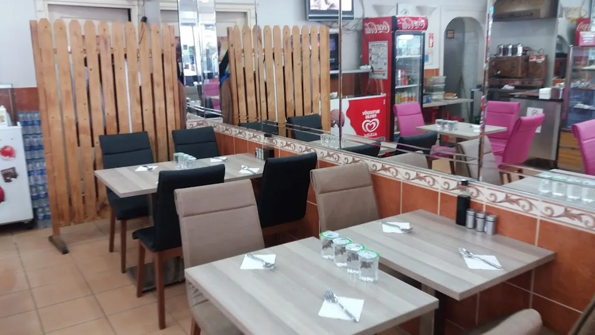 Tarihi Sarıyer Börekçisi Cafe Restaurant - Görsel 1